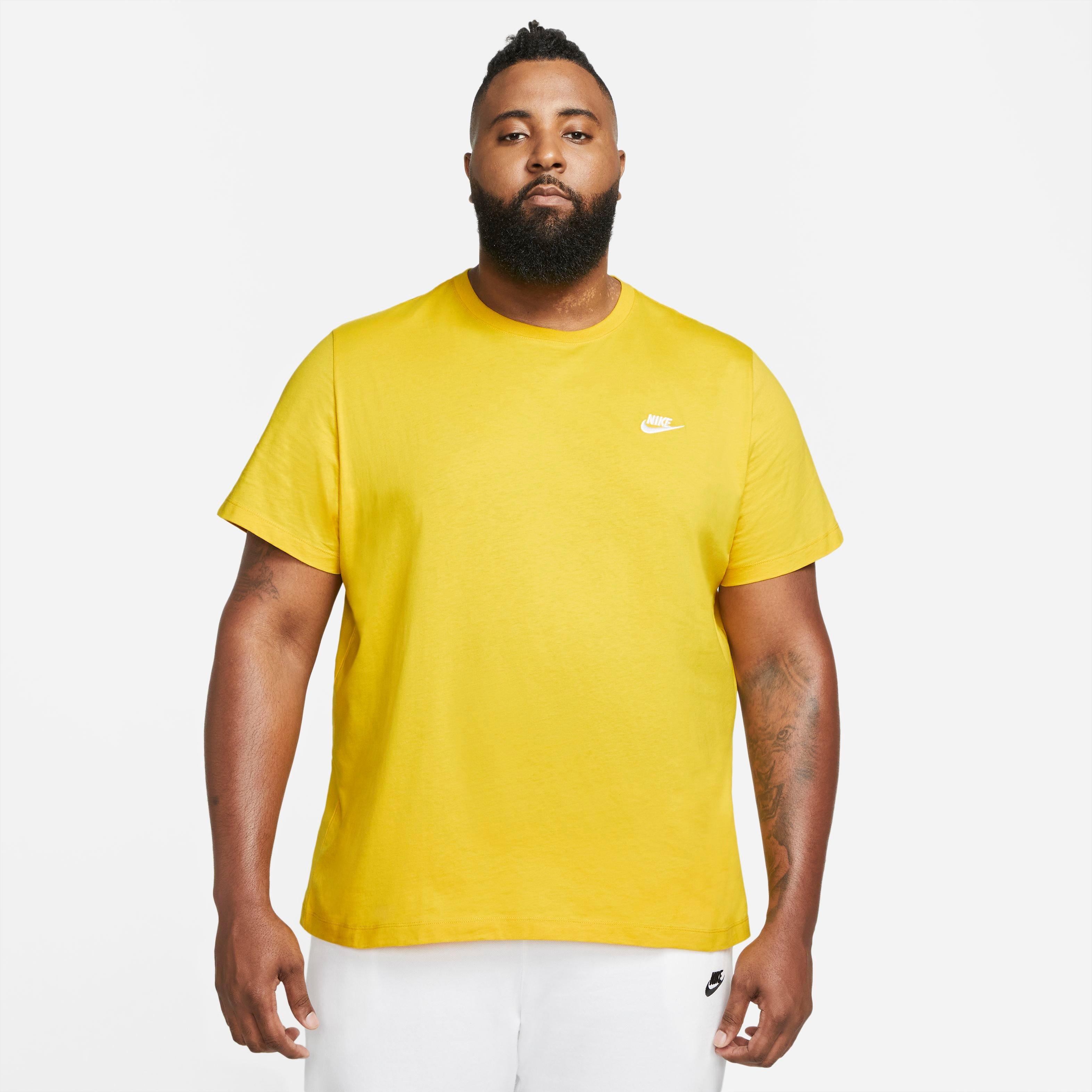 Nike clearance yellow tee